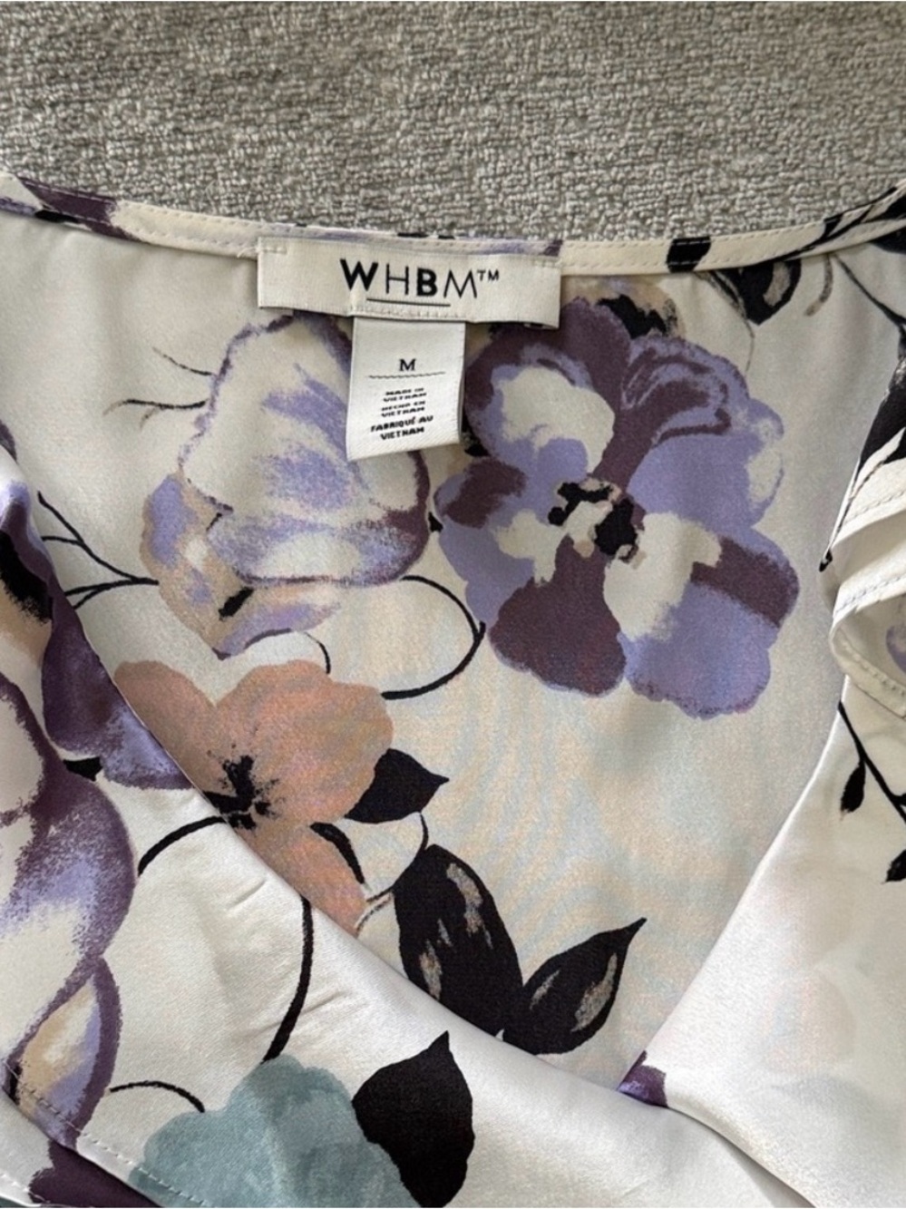 White House Black Market Floral Ruffle Sleeveless Blouse Satin Tank Medium - Picture 2 of 3